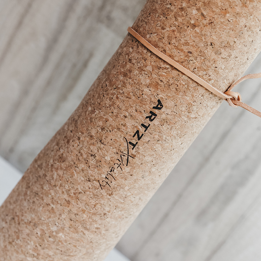 Nahaufnahme von dem Logo auf der Yogamatte
