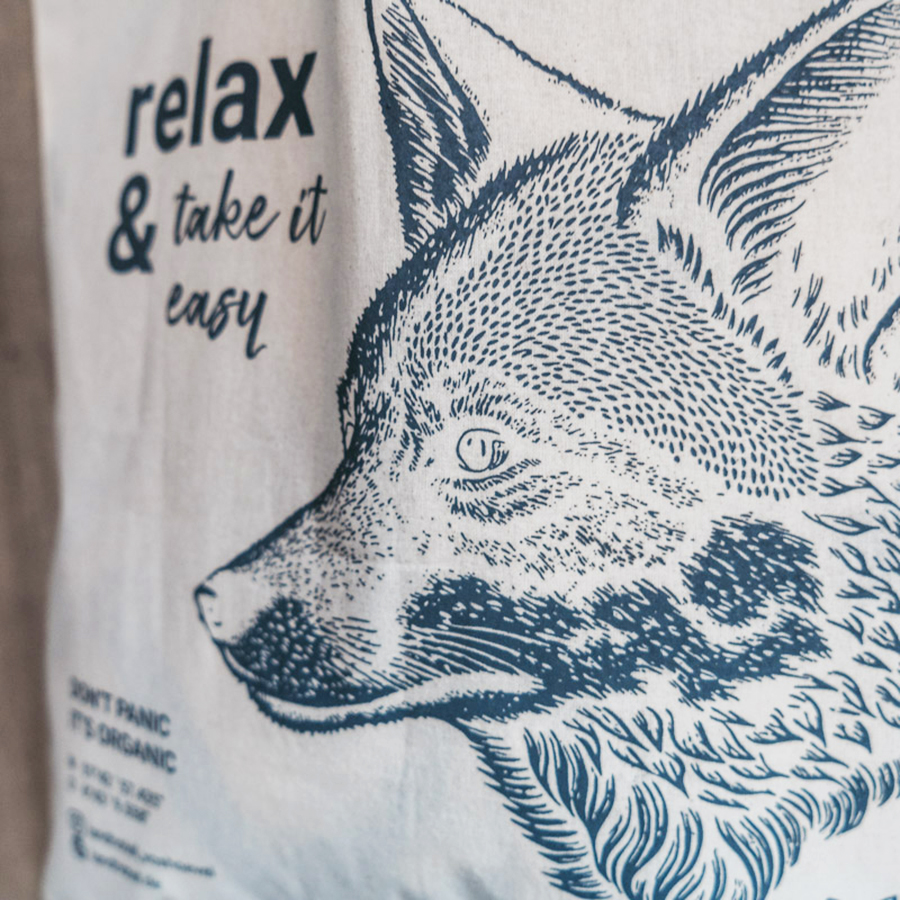 Voshövel Jutebeutel mit blauem Print Nahaufnahme Fuchs