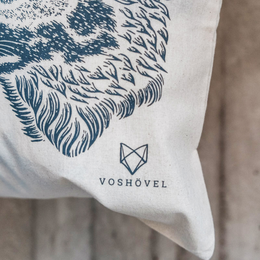 Voshövel Jutebeutel mit blauem Print Nahaufnahme Logo